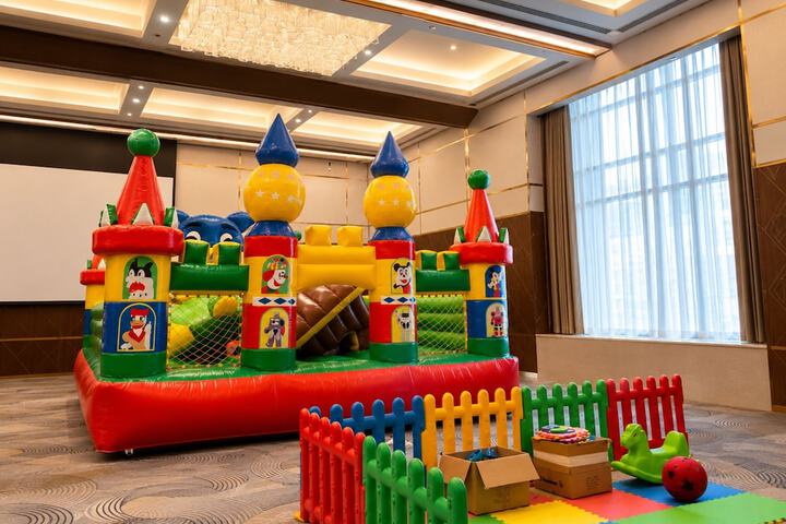 Childrens Activities 65 of 163