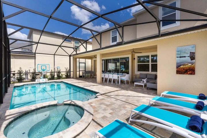 Pool 15 of 28
