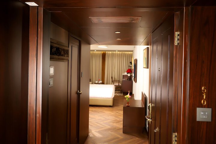 Room 6 of 70