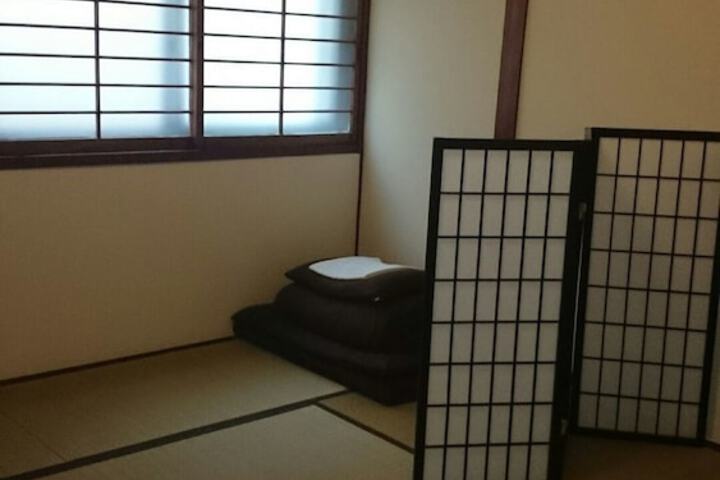Room 3 of 5