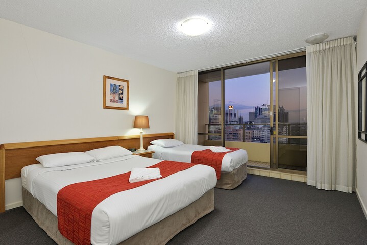 Room 3 of 34