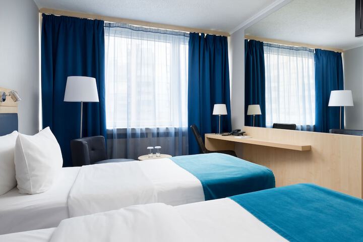 Room 19 of 145