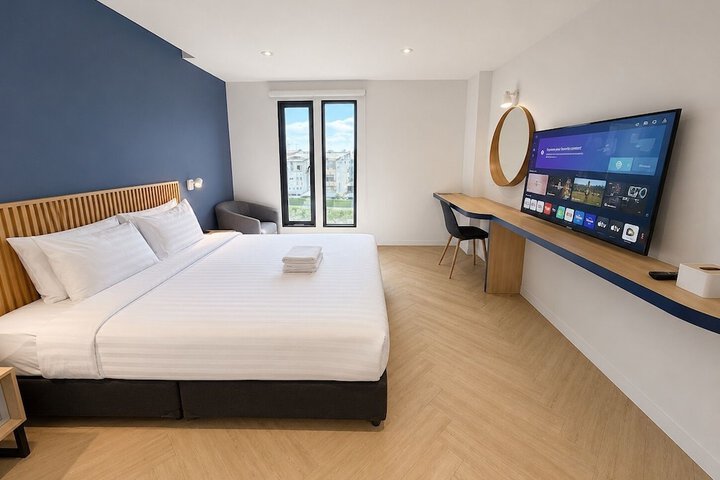 Room 16 of 38