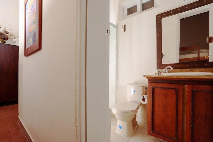 Room 14 of 33