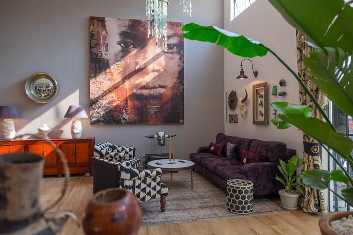 Lounge 58 of 74