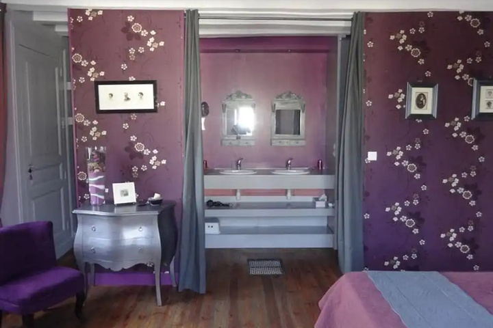 Room 4 of 13