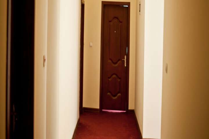 Room 6 of 62
