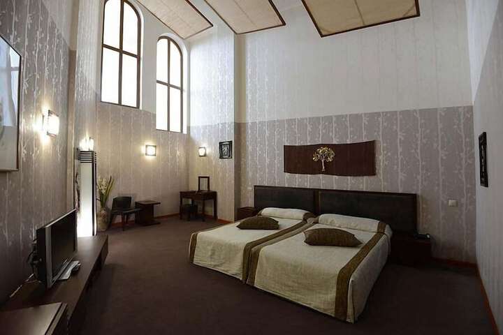 Room 26 of 92