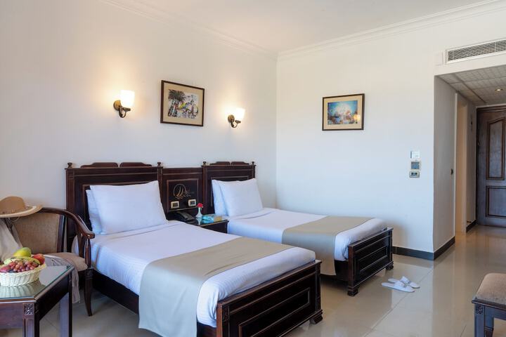 Room 5 of 95