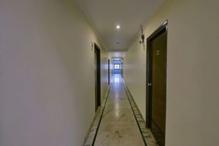 Ballroom/Hall 18 of 24