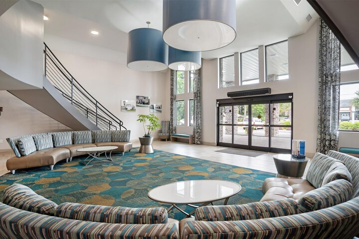 Entrance & Lobby