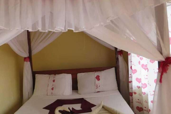 Room 10 of 27