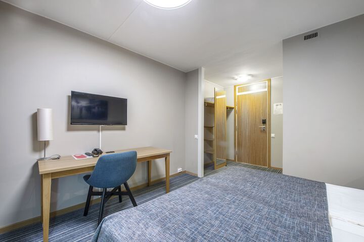 Room 11 of 78