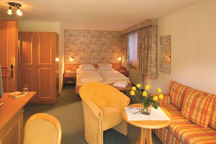 Room 10 of 47