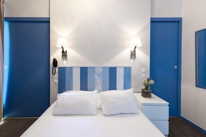Room 15 of 51