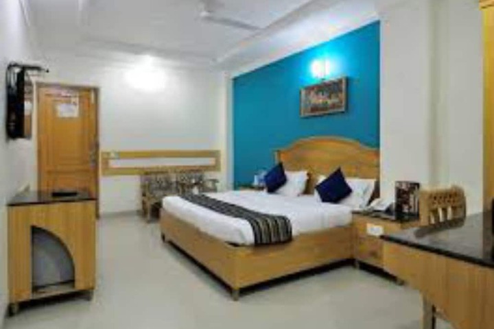 Room 16 of 32