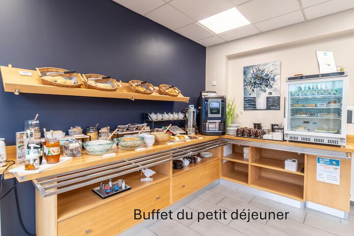 Breakfast/Coffee Service 27 of 40