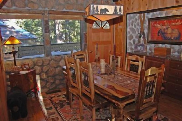 Room 8 of 16