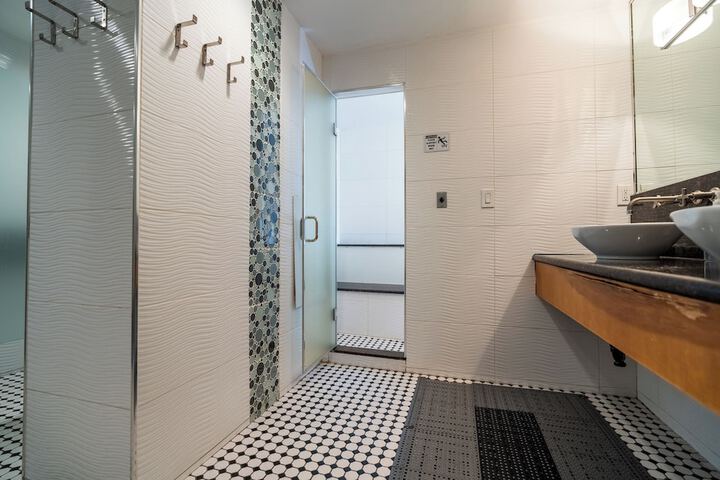 Steam room