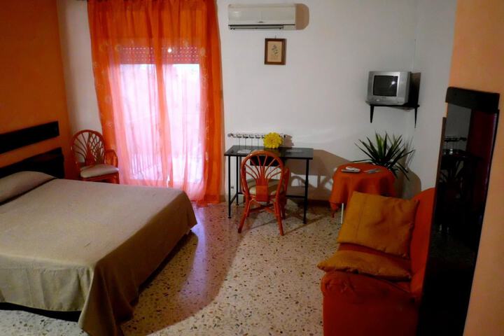 Room 4 of 12