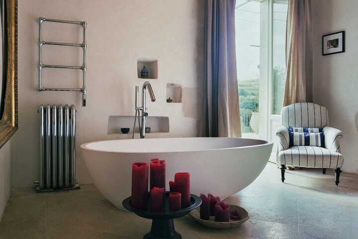 Room 83 of 143