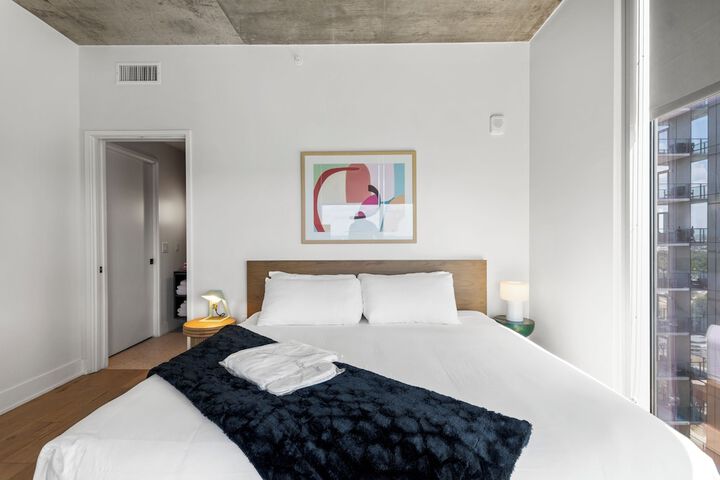Room 114 of 860