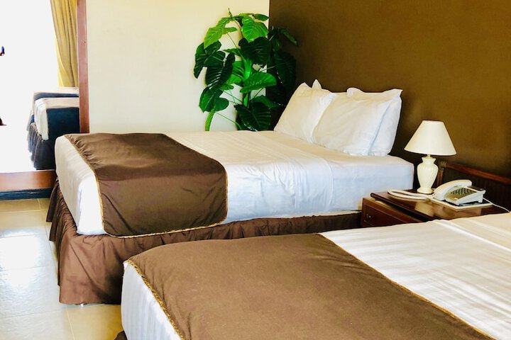 Room 4 of 18
