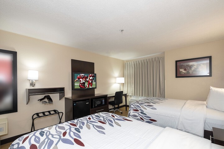 2 Double Beds (7 of 10)