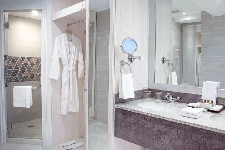 Clean Restrooms
