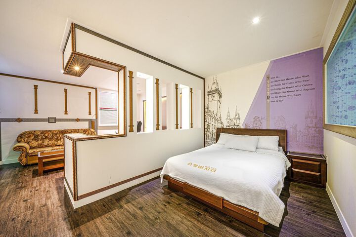 Room 21 of 58
