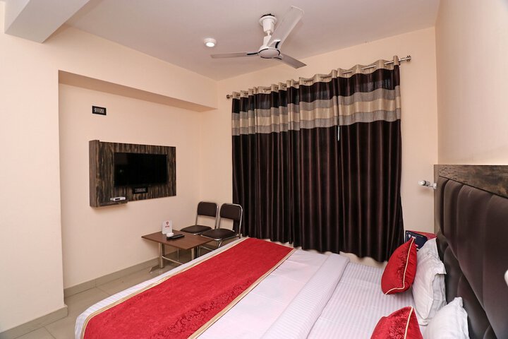 Room 13 of 23
