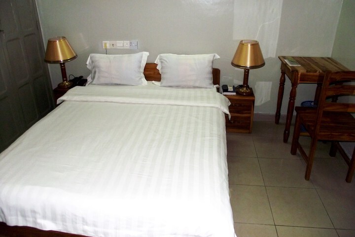 Room 5 of 28