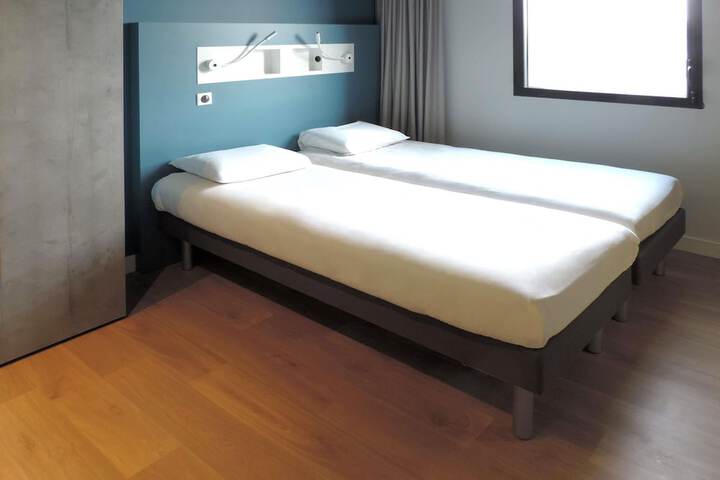 Room 16 of 39