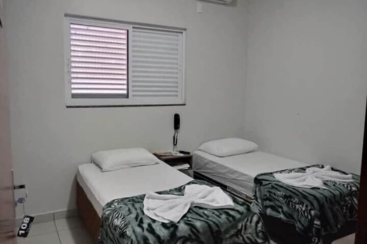 Room 12 of 25