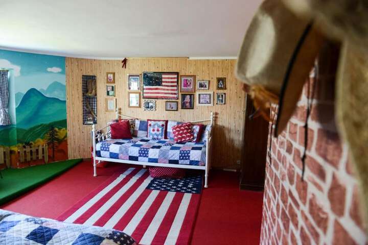 Room 48 of 272