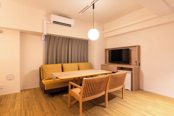 Room 77 of 104