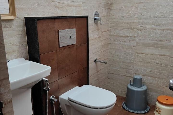 Room 14 of 22