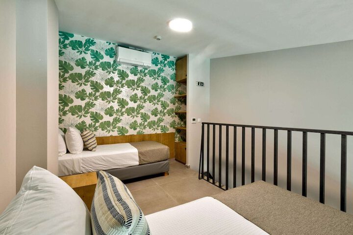 Room 26 of 115