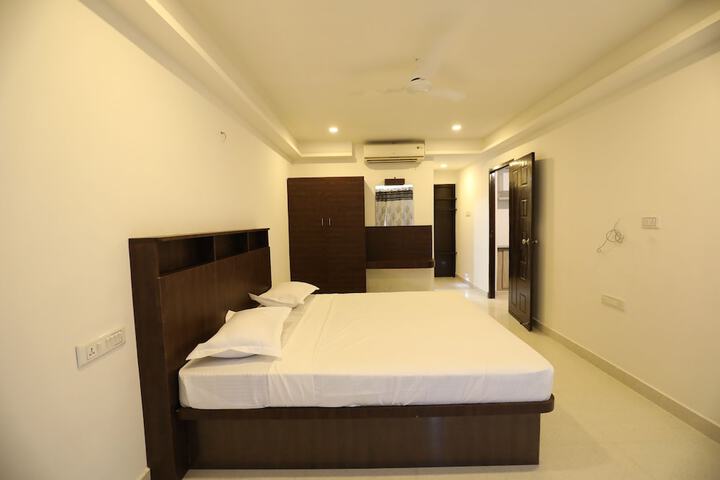 Room 8 of 20