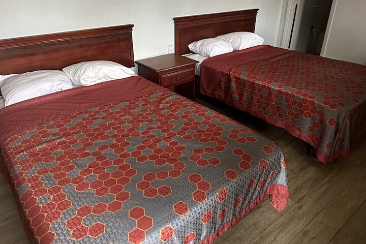 Room 10 of 20