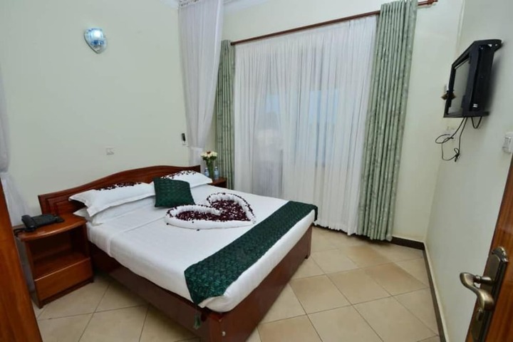 Room 10 of 47