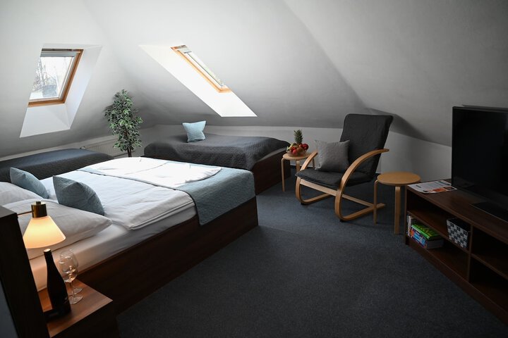 Room 44 of 110