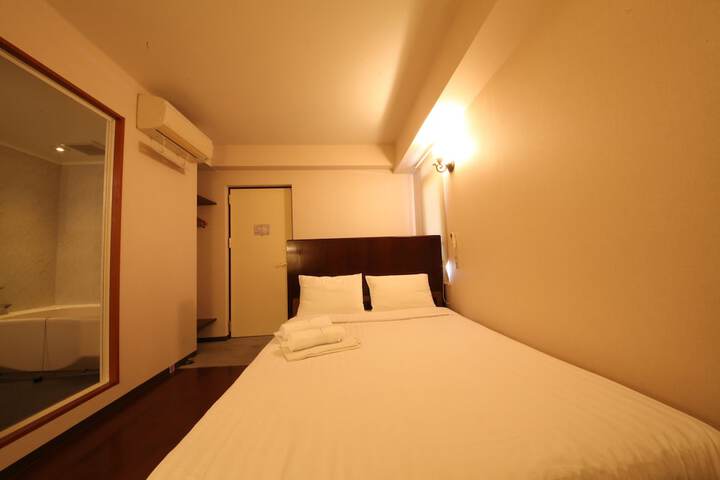 Room 5 of 64
