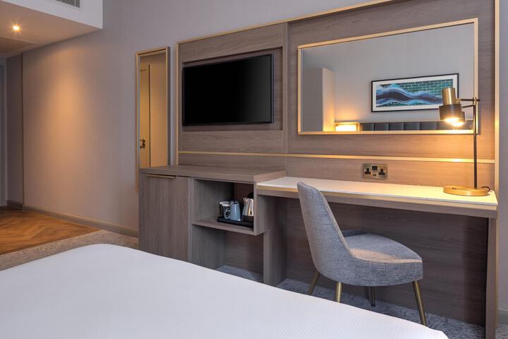 Room 42 of 157