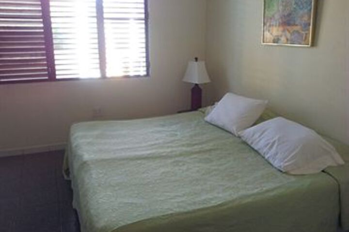 Room 13 of 40