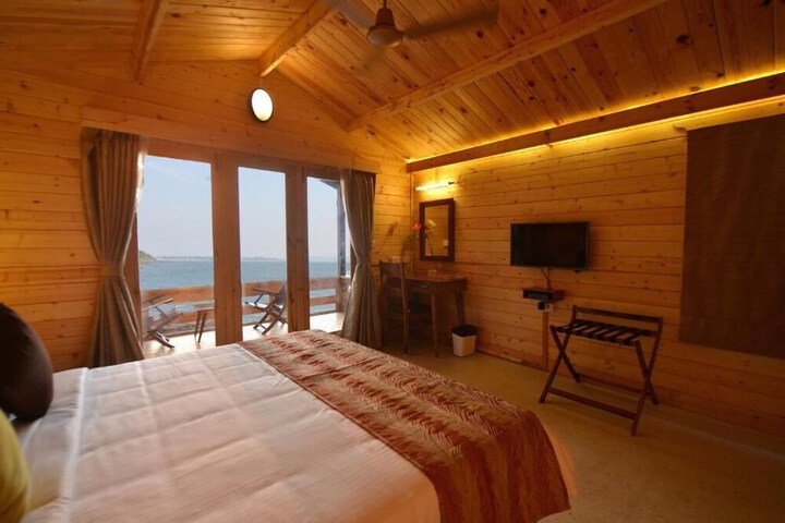 Room 5 of 40