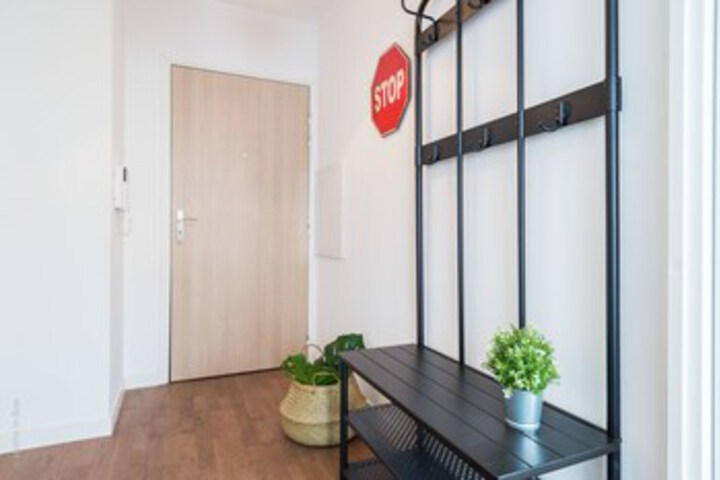 Room 7 of 25