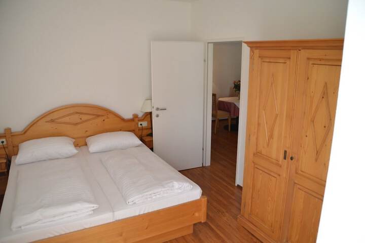 Room 2 of 44