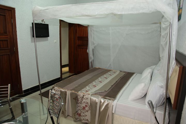 Room 9 of 60