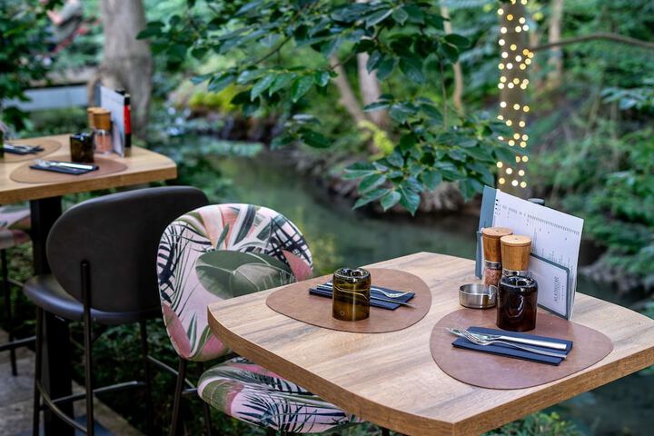 Dining 93 of 178